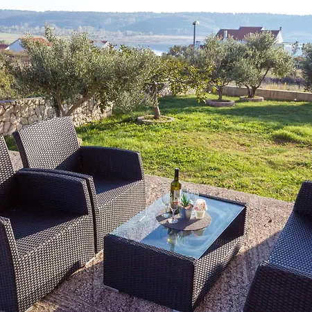 Apartament Petrus - *